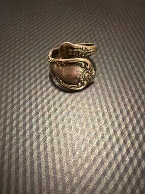Vintage Silver-Plated William Rogers Oneida Spoon Flower Wrap Ring - Adjustable